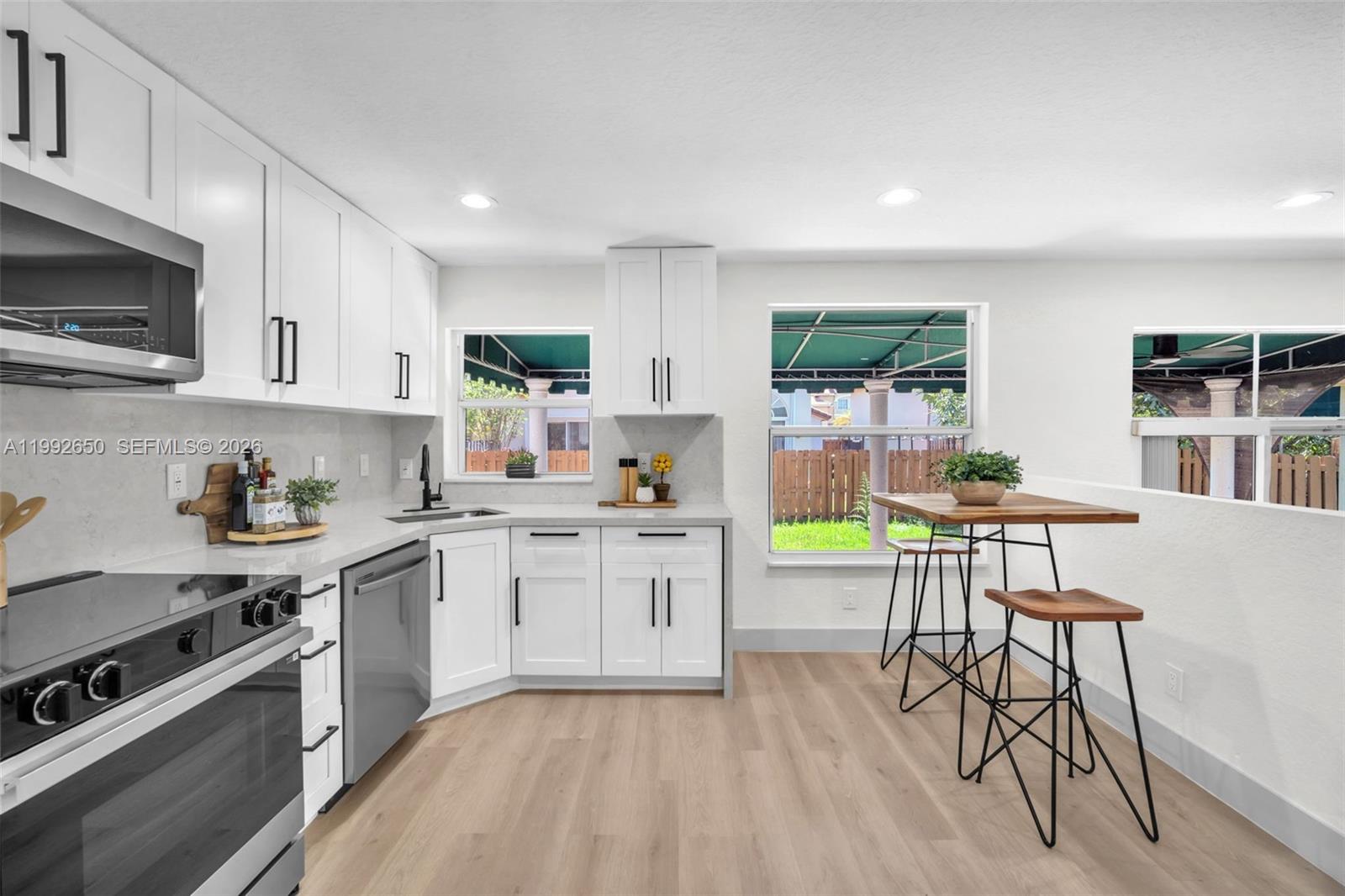 9732 NW 32nd St Doral, FL 33172