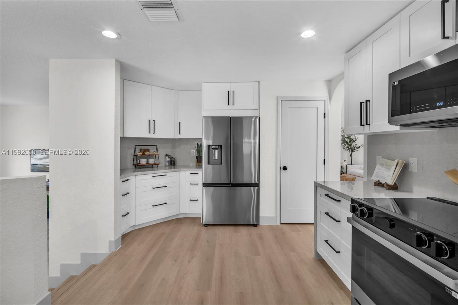 9732 NW 32nd St Doral, FL 33172