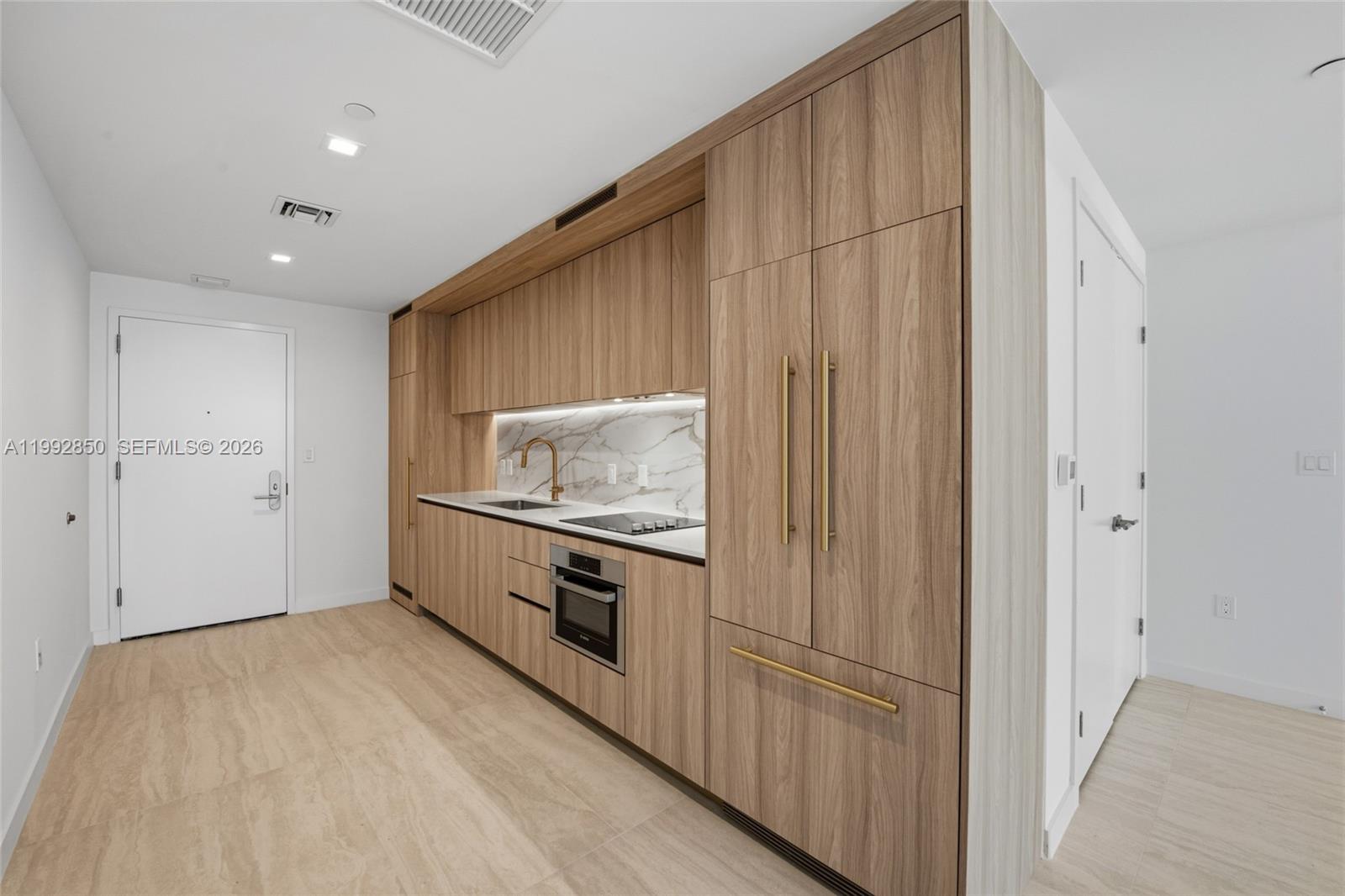 77 SE 5th St #2914 Miami, FL 33131