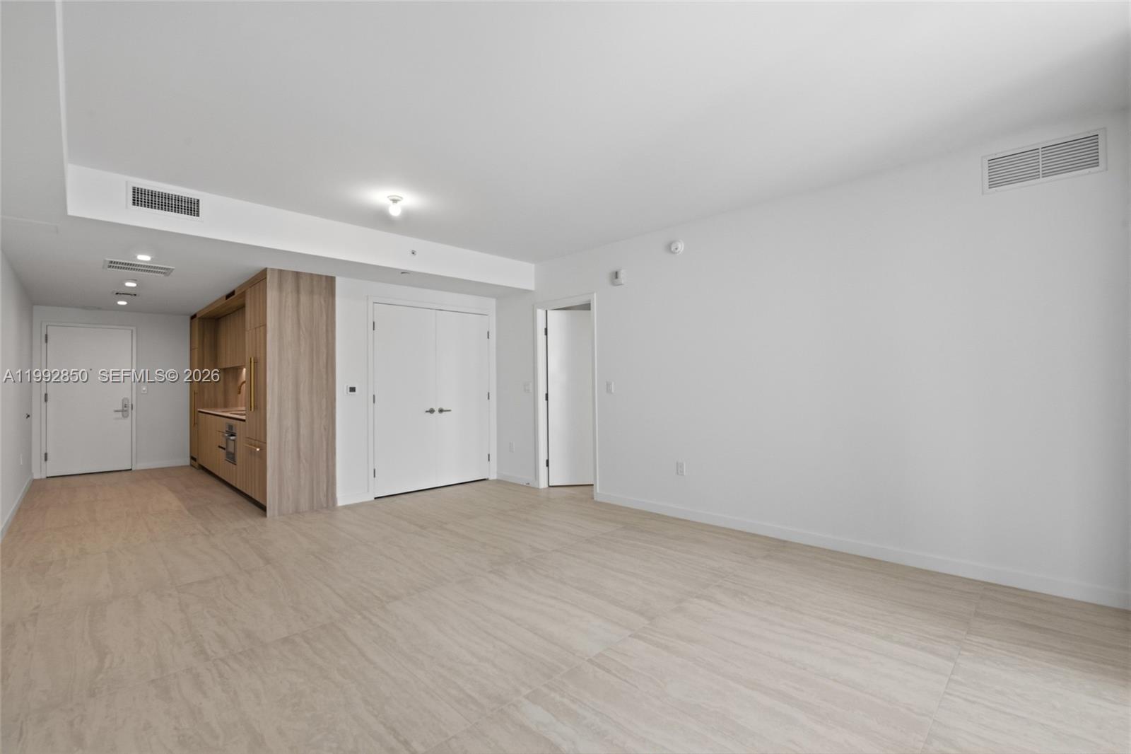 77 SE 5th St #2914 Miami, FL 33131