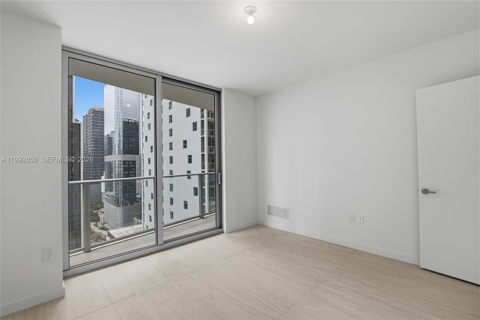 77 SE 5th St #2914 Miami, FL 33131