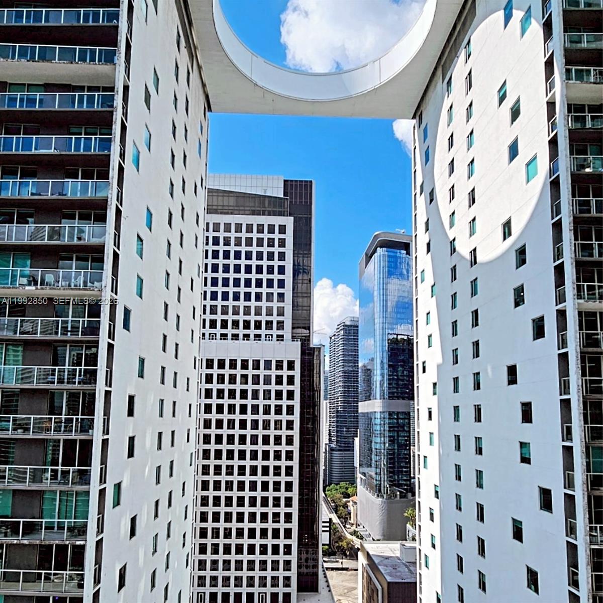 77 SE 5th St #2914 Miami, FL 33131