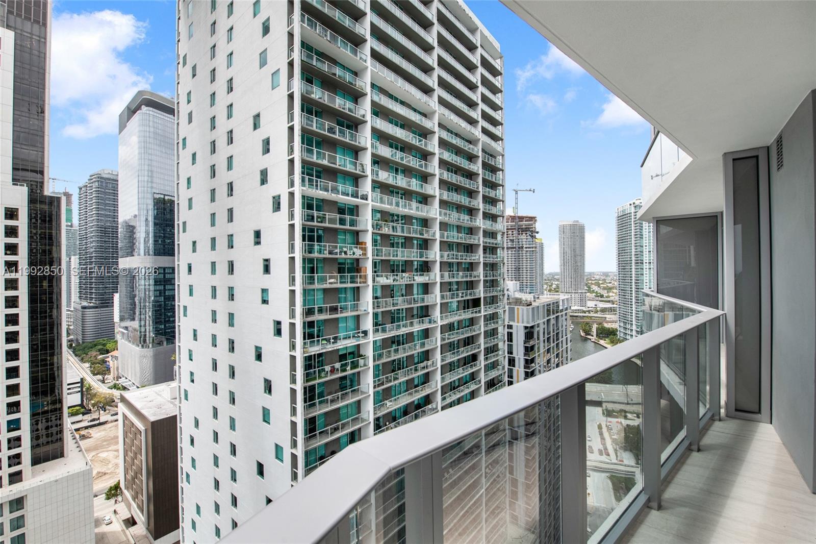 77 SE 5th St #2914 Miami, FL 33131