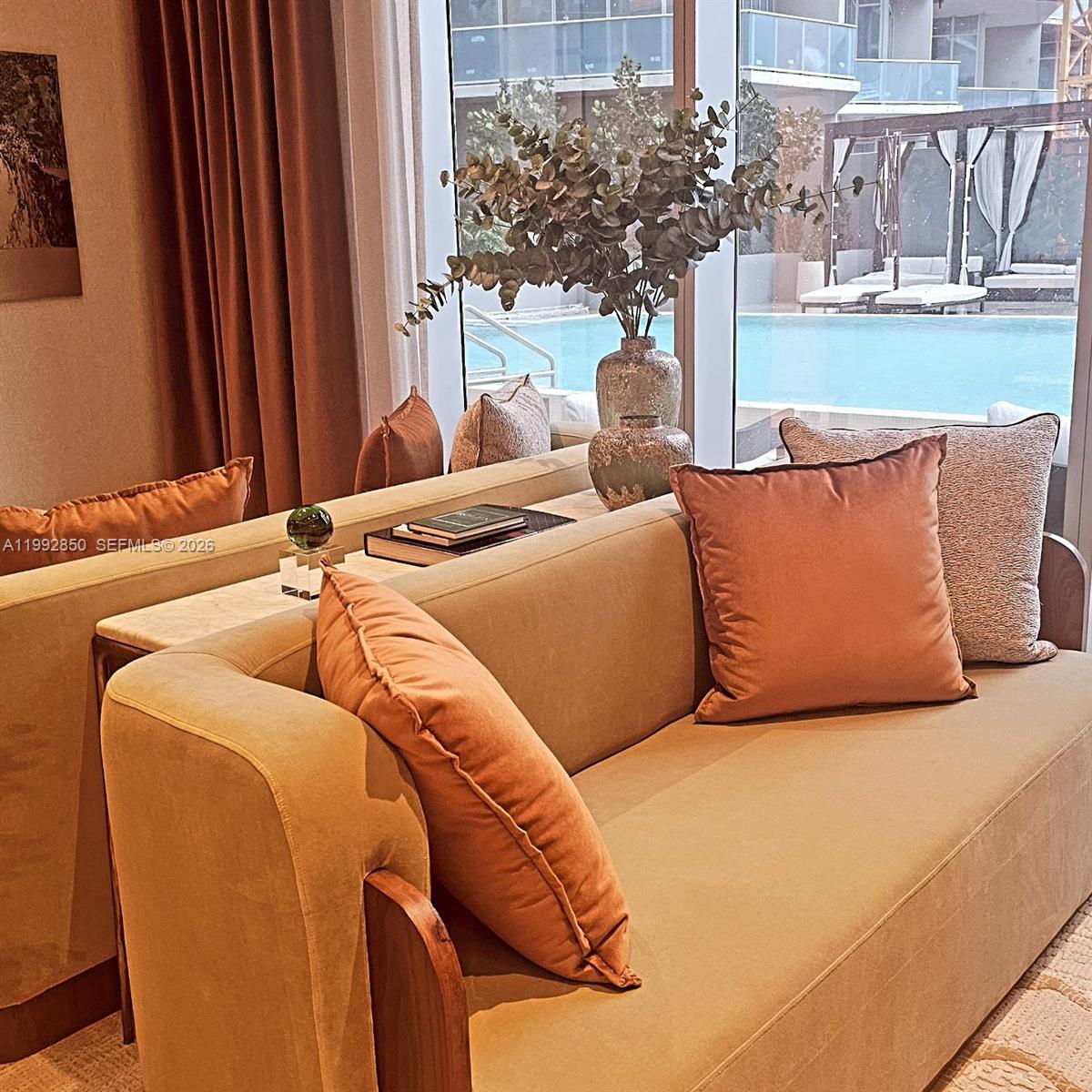 77 SE 5th St #2914 Miami, FL 33131