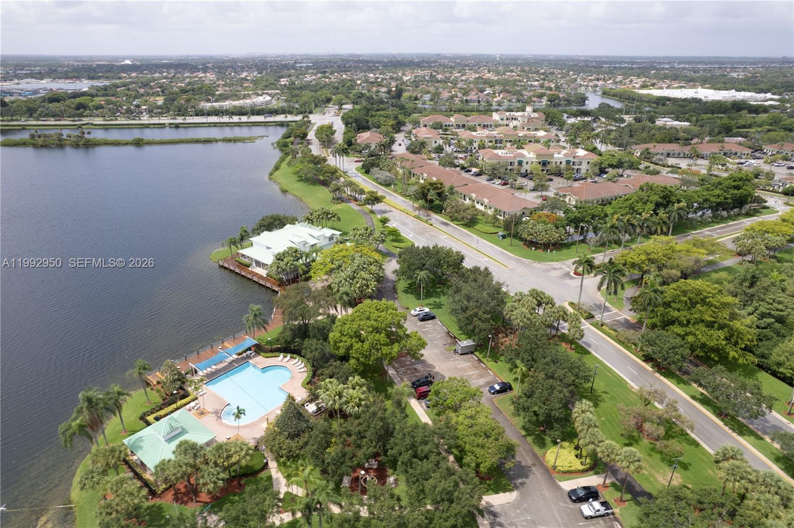 1154 NW 183rd Ter Pembroke Pines, FL 33029