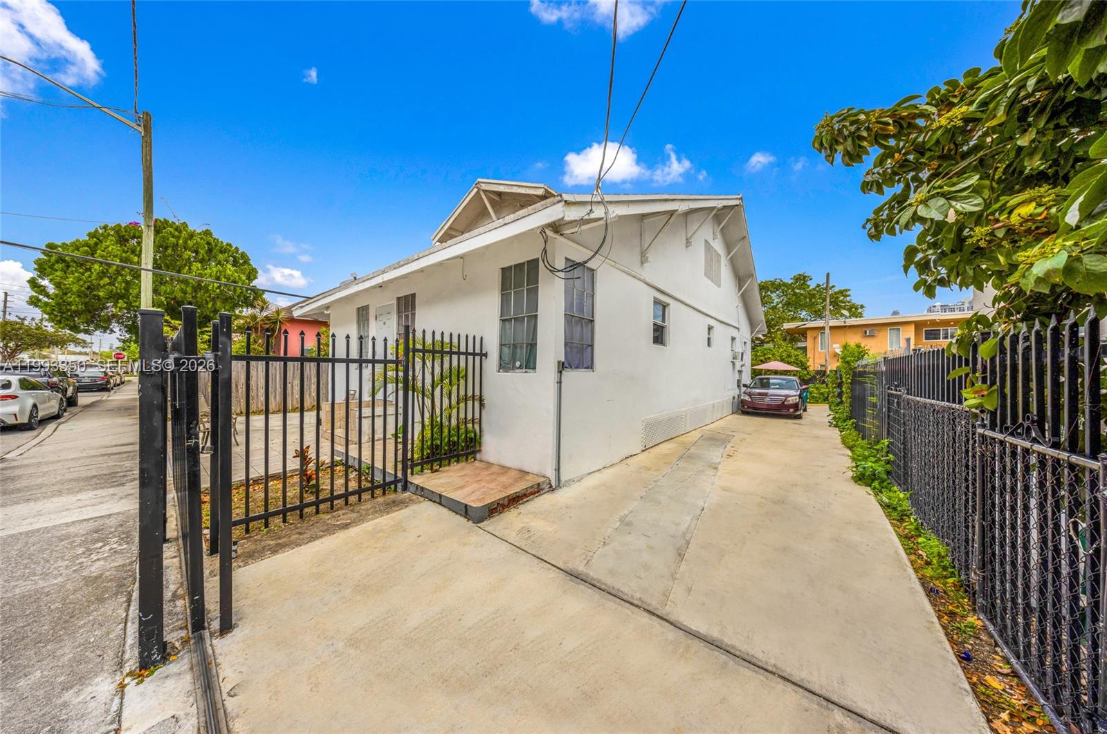 127 SW 7th Ave Miami, FL 33130