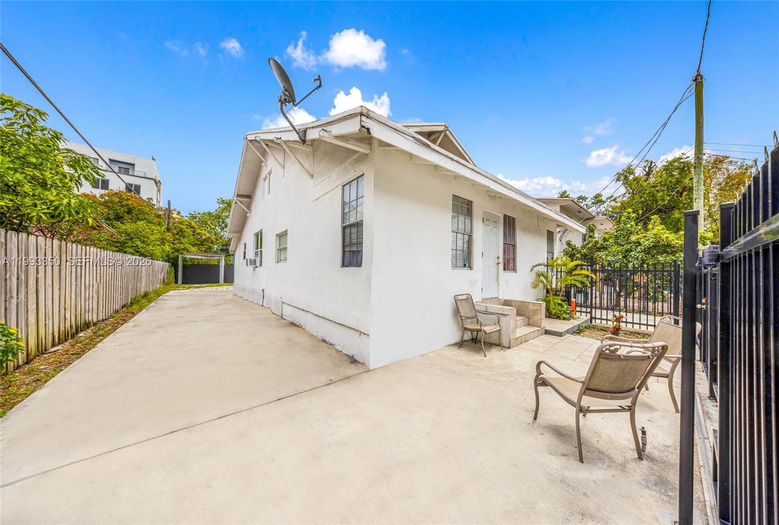 127 SW 7th Ave Miami, FL 33130