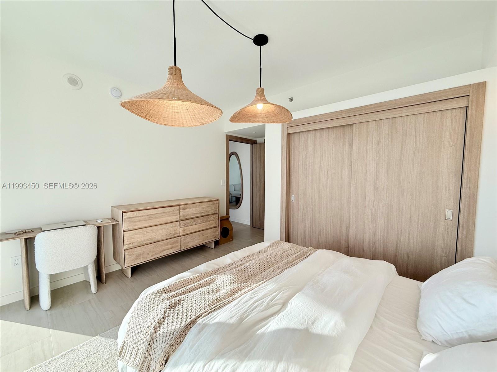 495 Brickell Ave #5106 (remodeled) Miami, FL 33131