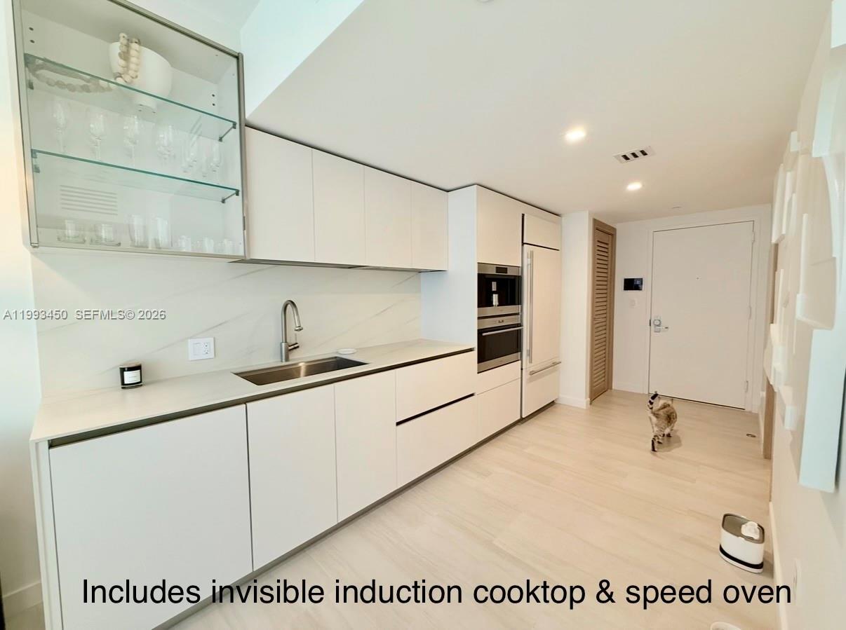 495 Brickell Ave #5106 (remodeled) Miami, FL 33131