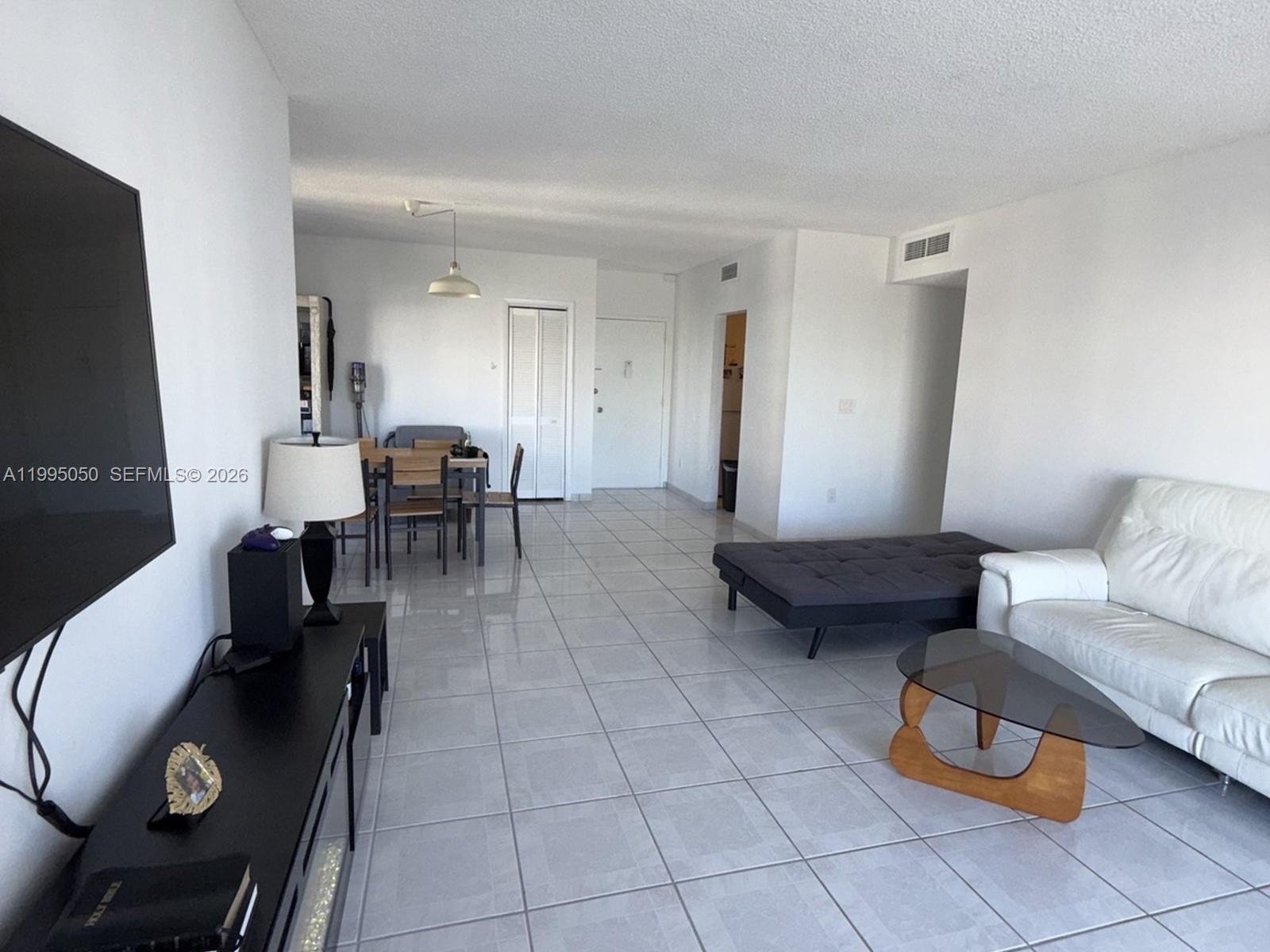 image Arlen House West11