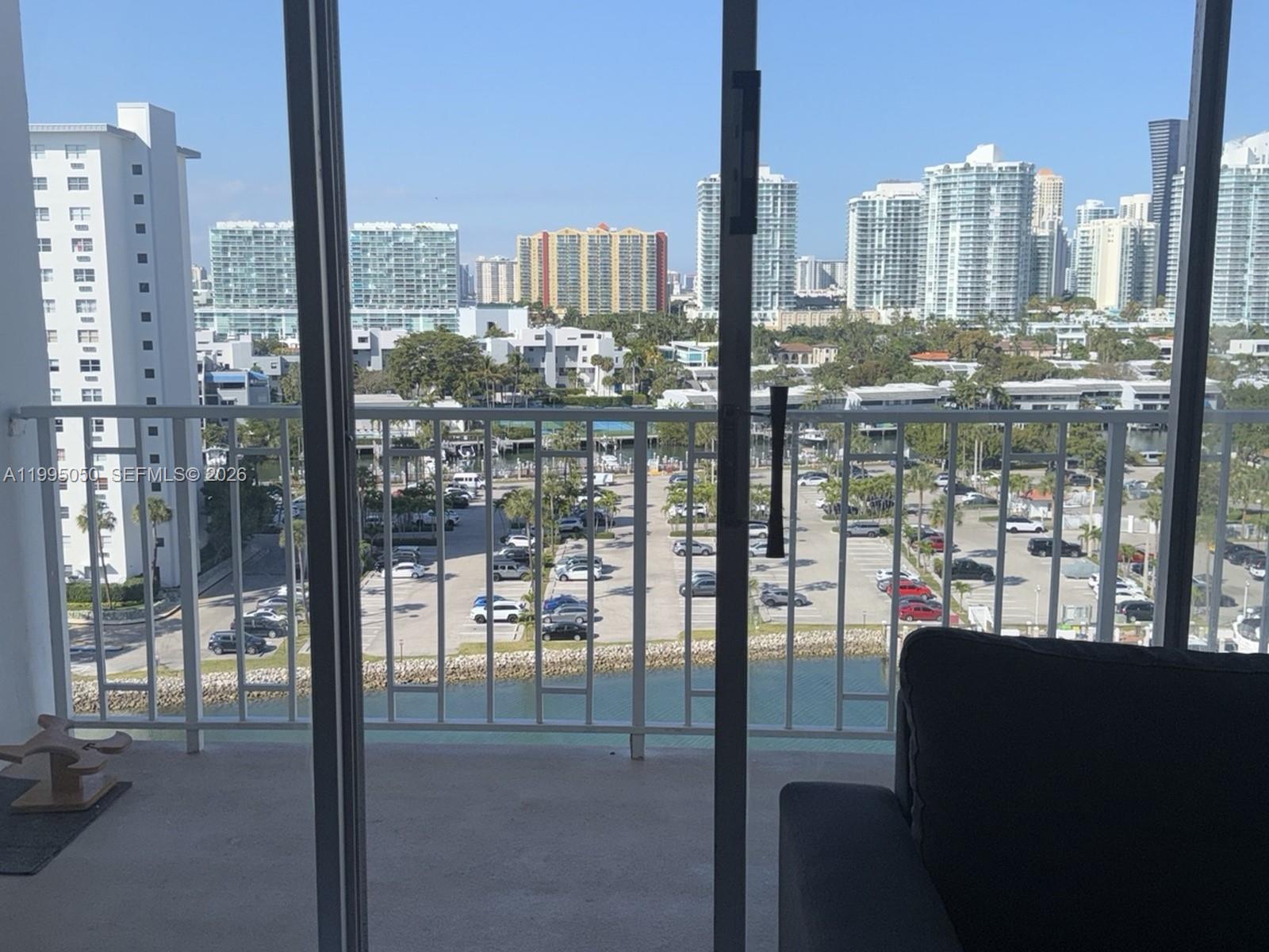 image Arlen House West12