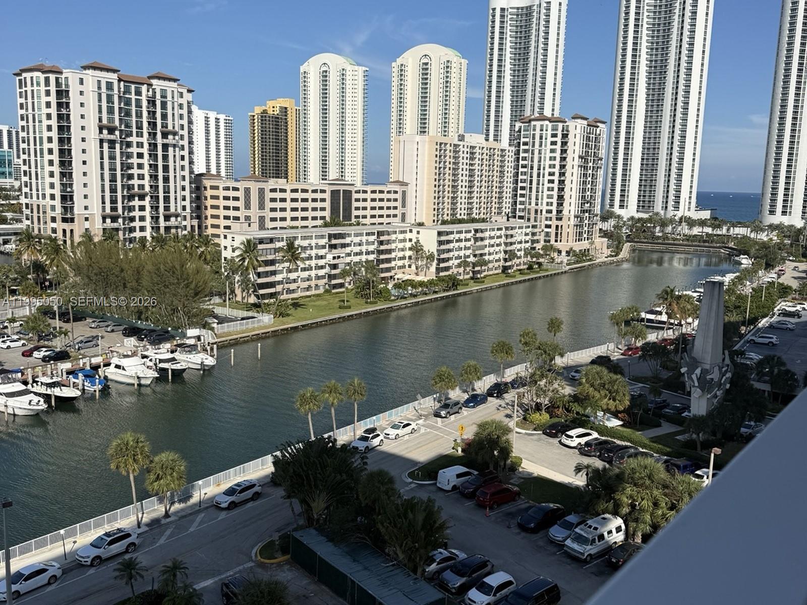 image Arlen House West14