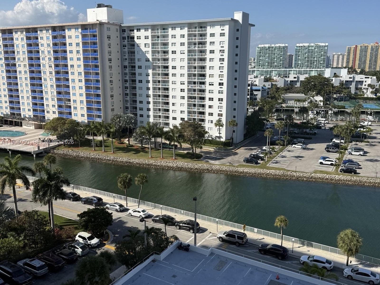 image Arlen House West4