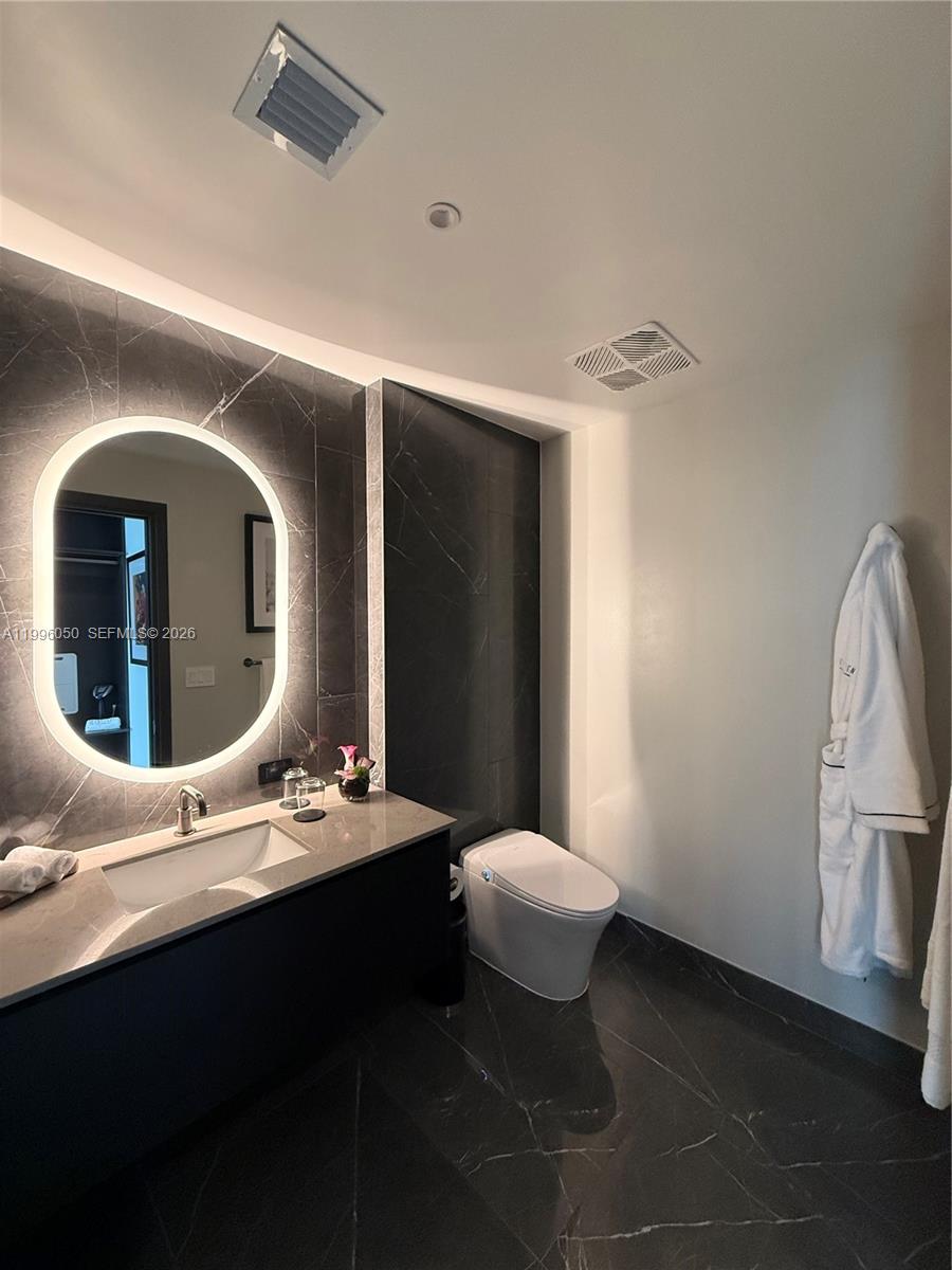 image E11EVEN Hotel & Residences10