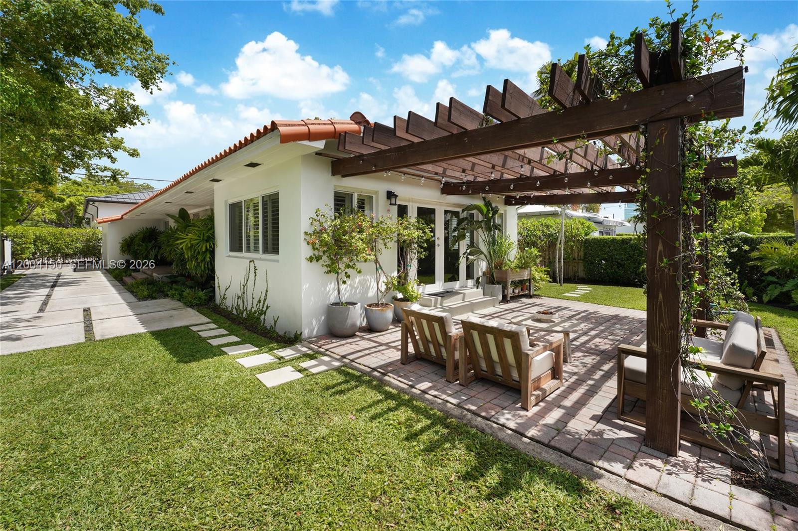 2225 SW 19th Ave Miami, FL 33145