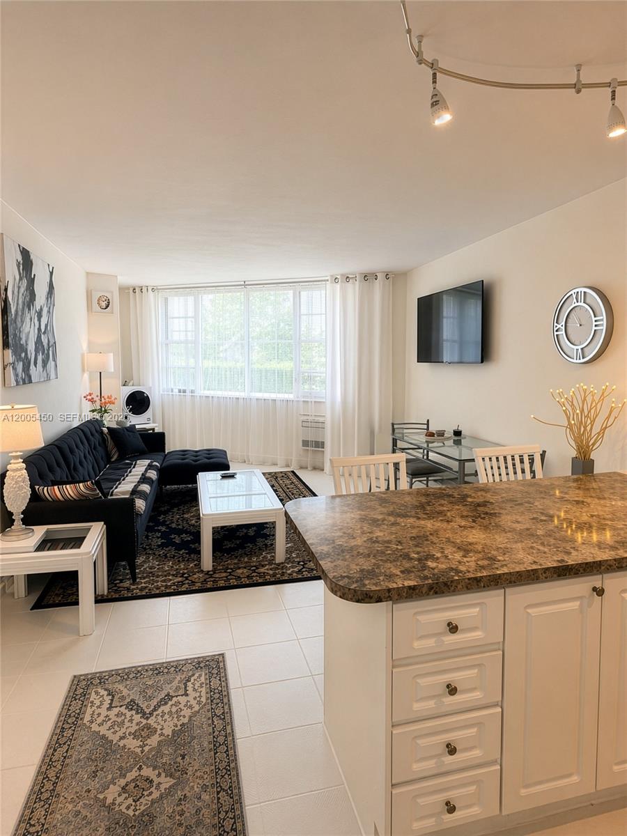 1936 S Ocean Dr #4D Hallandale Beach, FL 33009