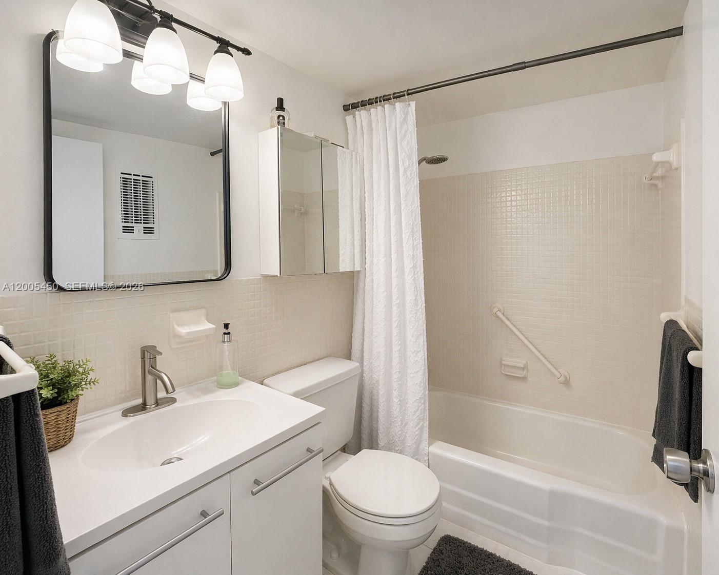 1936 S Ocean Dr #4D Hallandale Beach, FL 33009