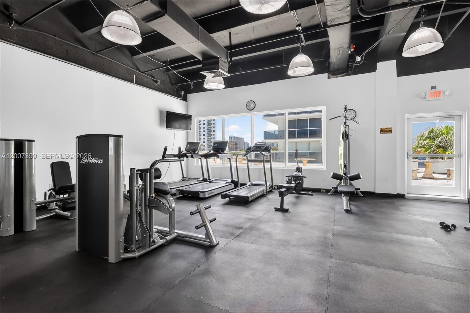 2751 S Ocean Dr #504S Hollywood, FL 33019