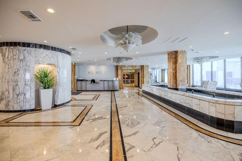 2751 S Ocean Dr #504S Hollywood, FL 33019