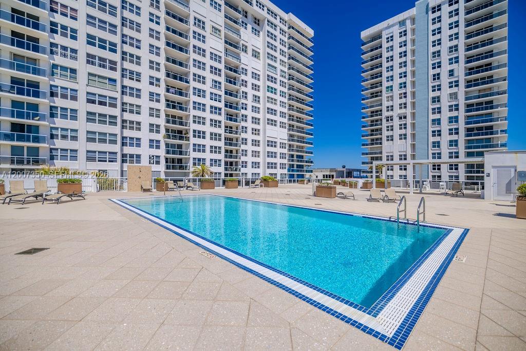 2751 S Ocean Dr #504S Hollywood, FL 33019