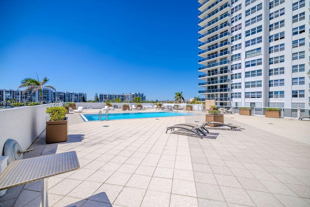 2751 S Ocean Dr #504S Hollywood, FL 33019