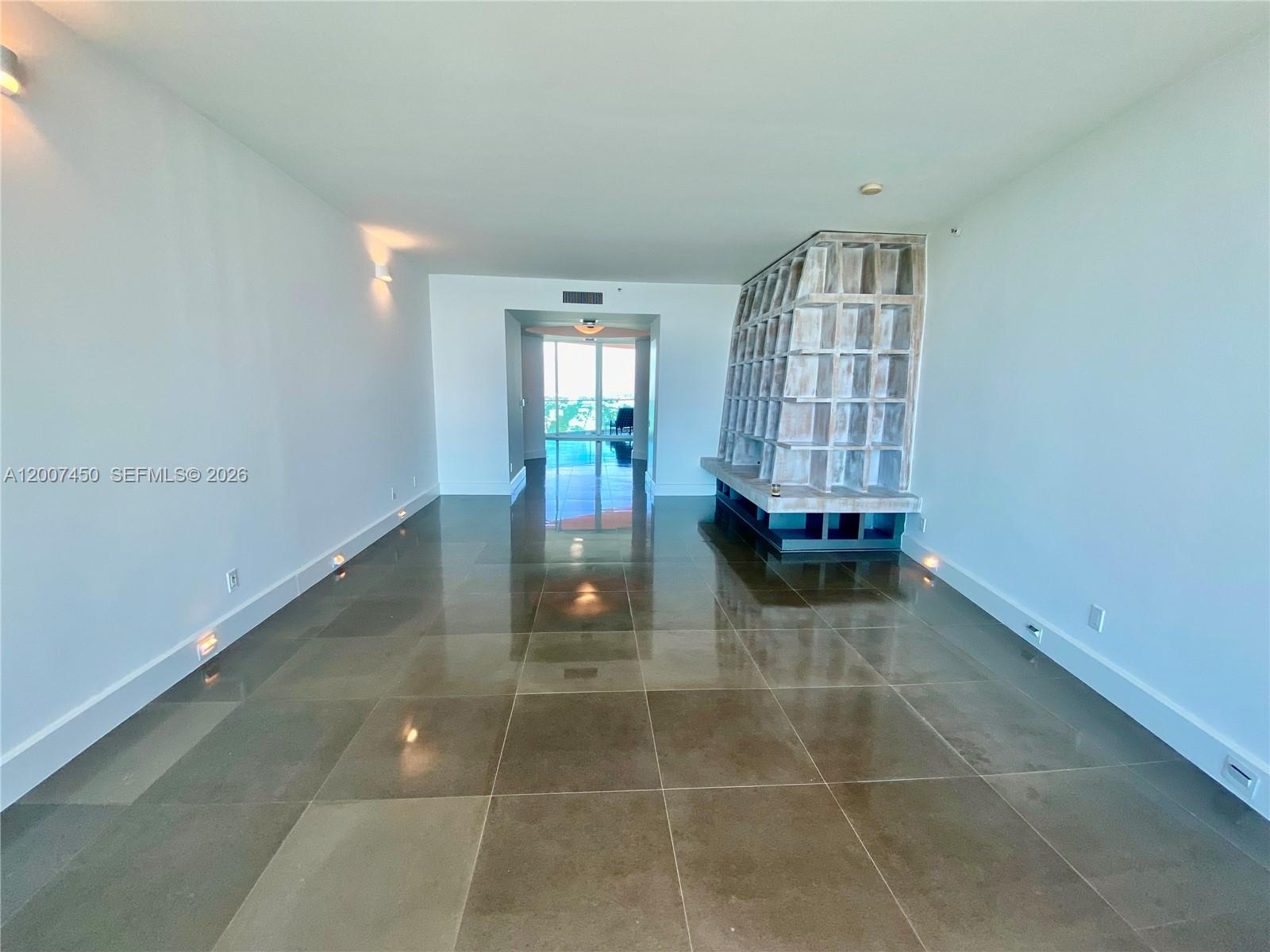 300 S Pointe Dr #3204 Miami Beach, FL 33139