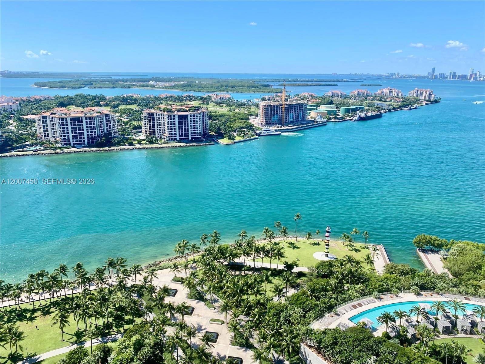 300 S Pointe Dr #3204 Miami Beach, FL 33139