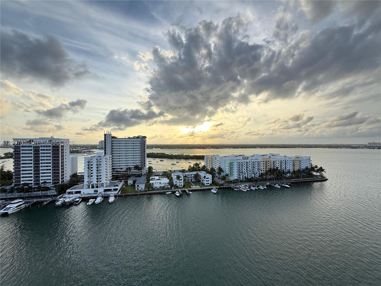 image Eloquence on the Bay24