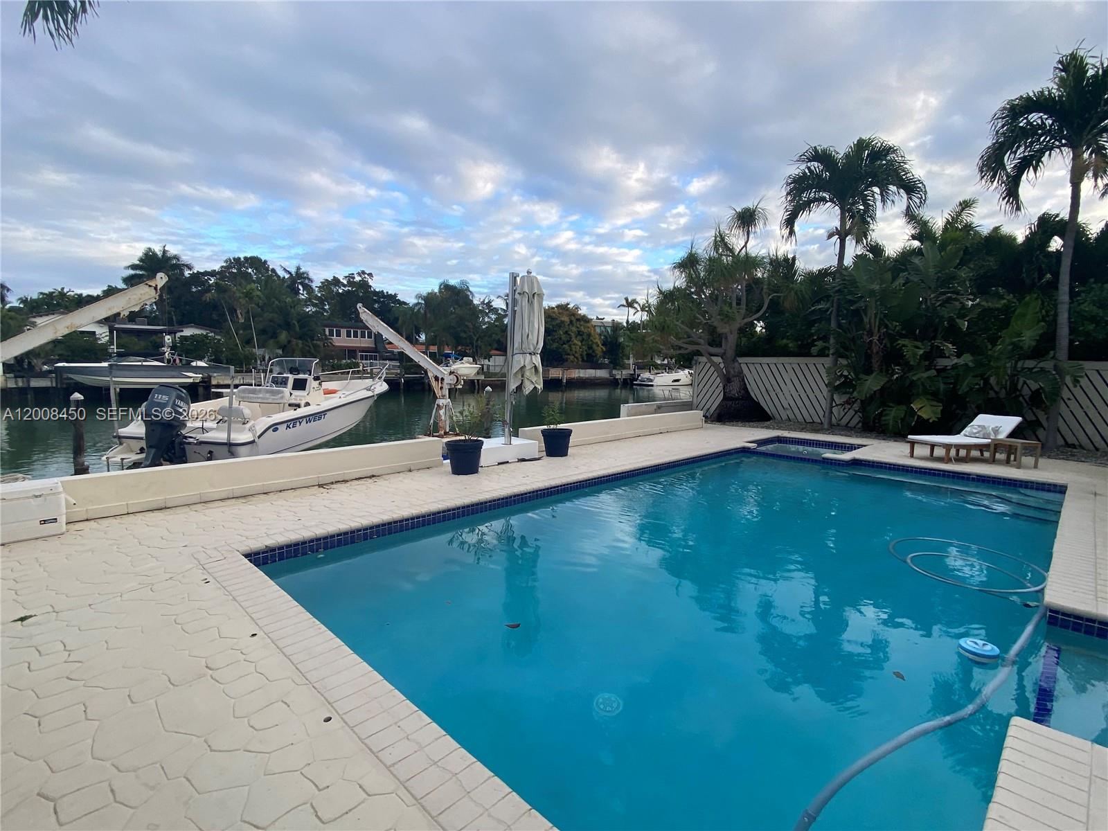 3485 N Meridian Ave Miami Beach, FL 33140