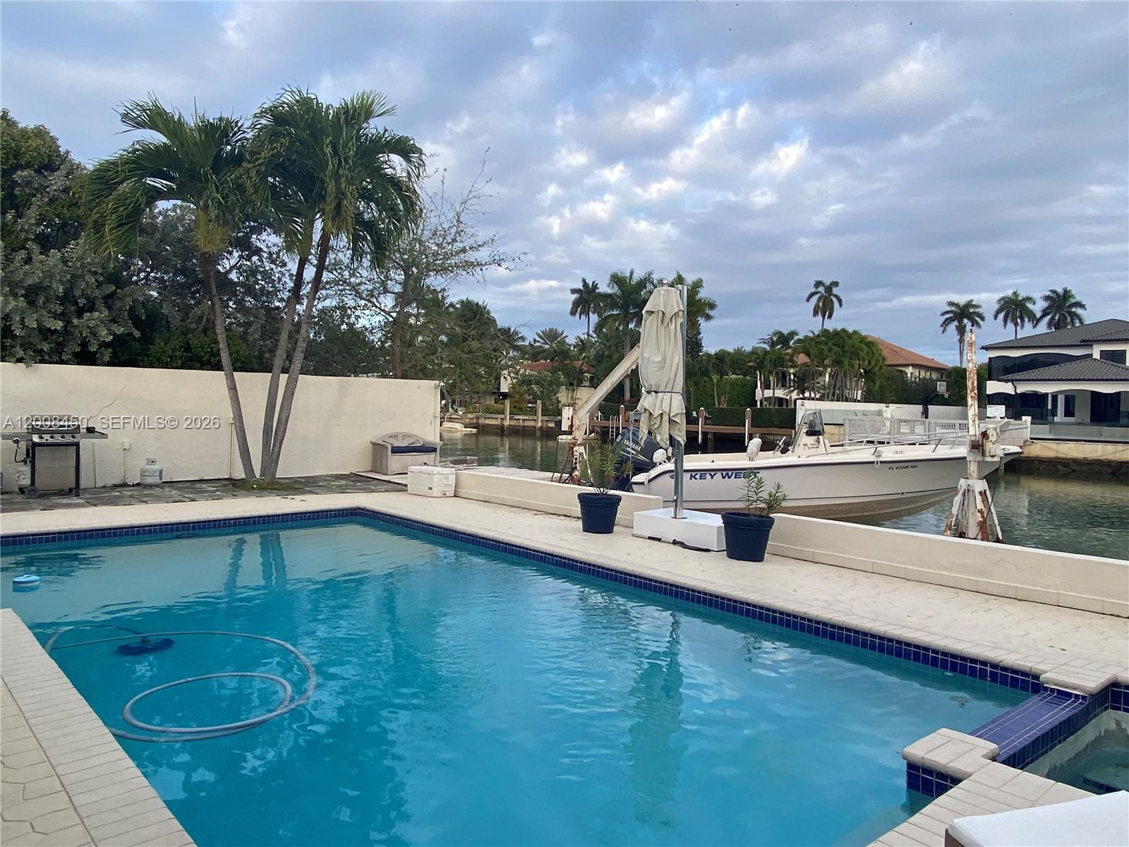 3485 N Meridian Ave Miami Beach, FL 33140