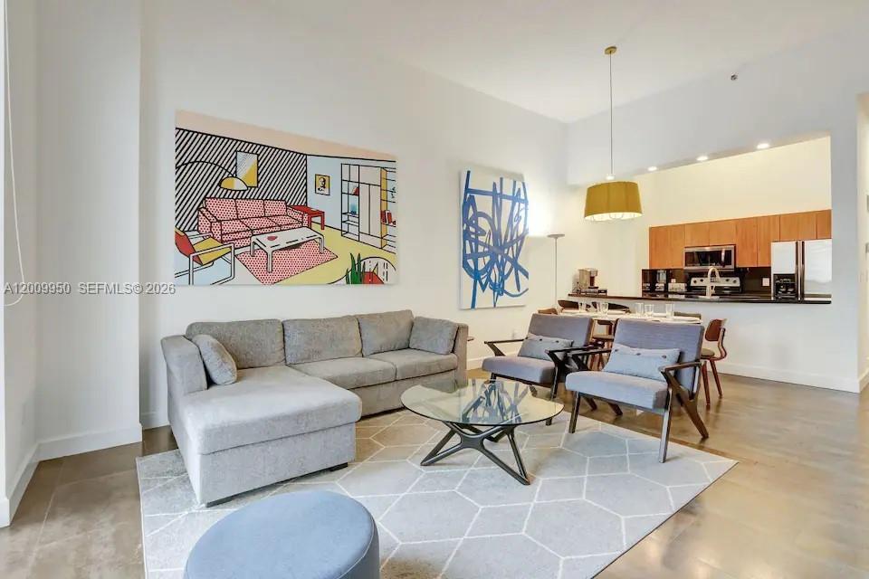 1200 Brickell Bay Dr #1404 Miami, FL 33131