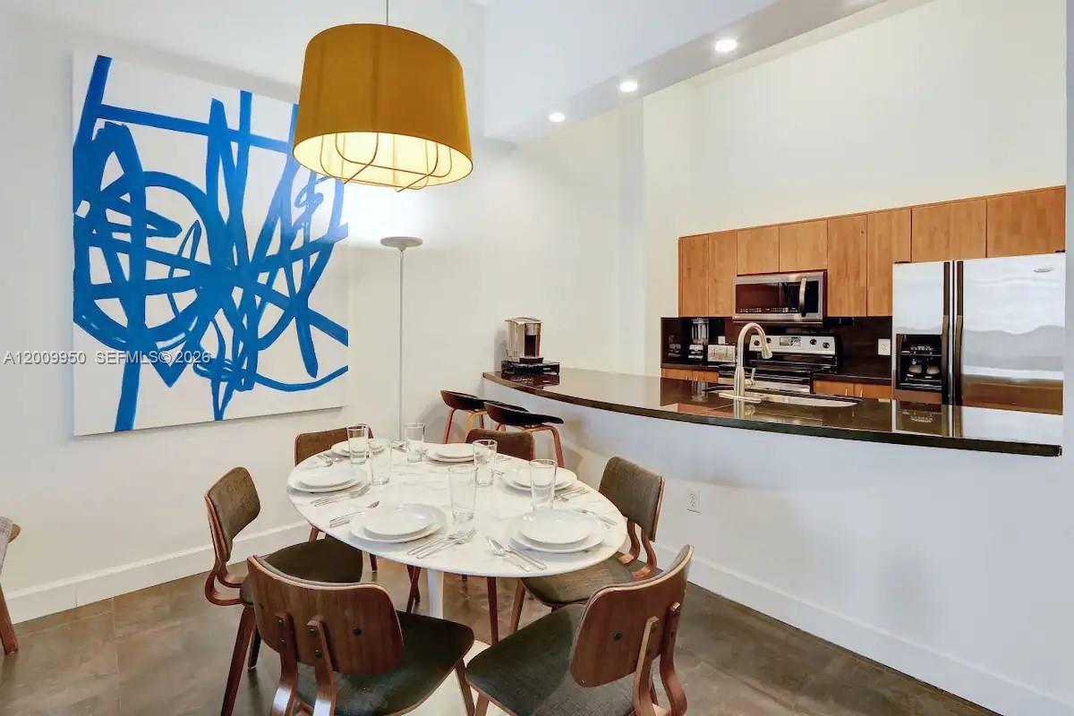 1200 Brickell Bay Dr #1404 Miami, FL 33131