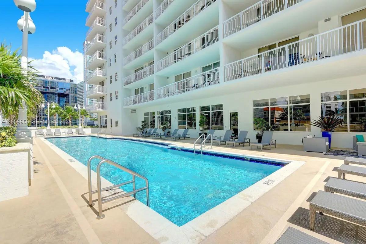 1200 Brickell Bay Dr #1404 Miami, FL 33131