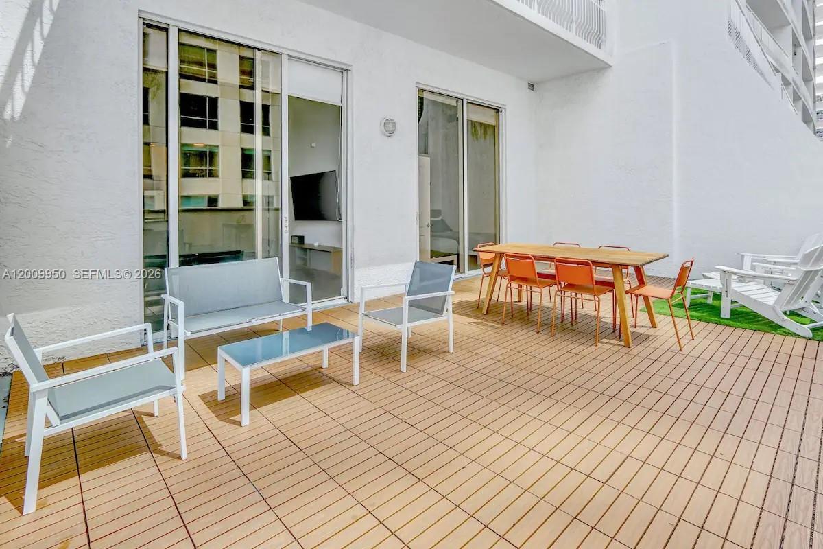 1200 Brickell Bay Dr #1404 Miami, FL 33131