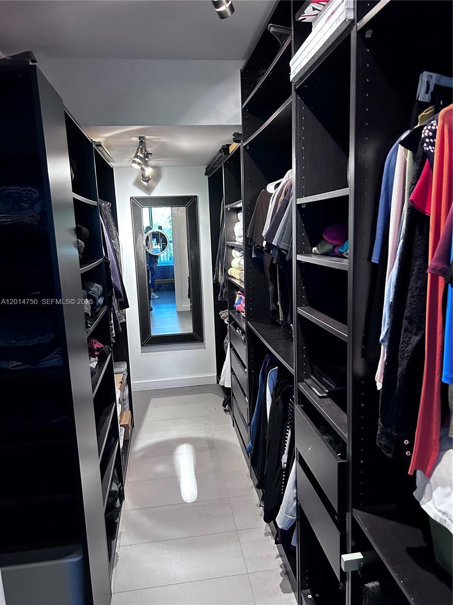 20365 W Country Clb Dr #TH24 Aventura, FL 33180