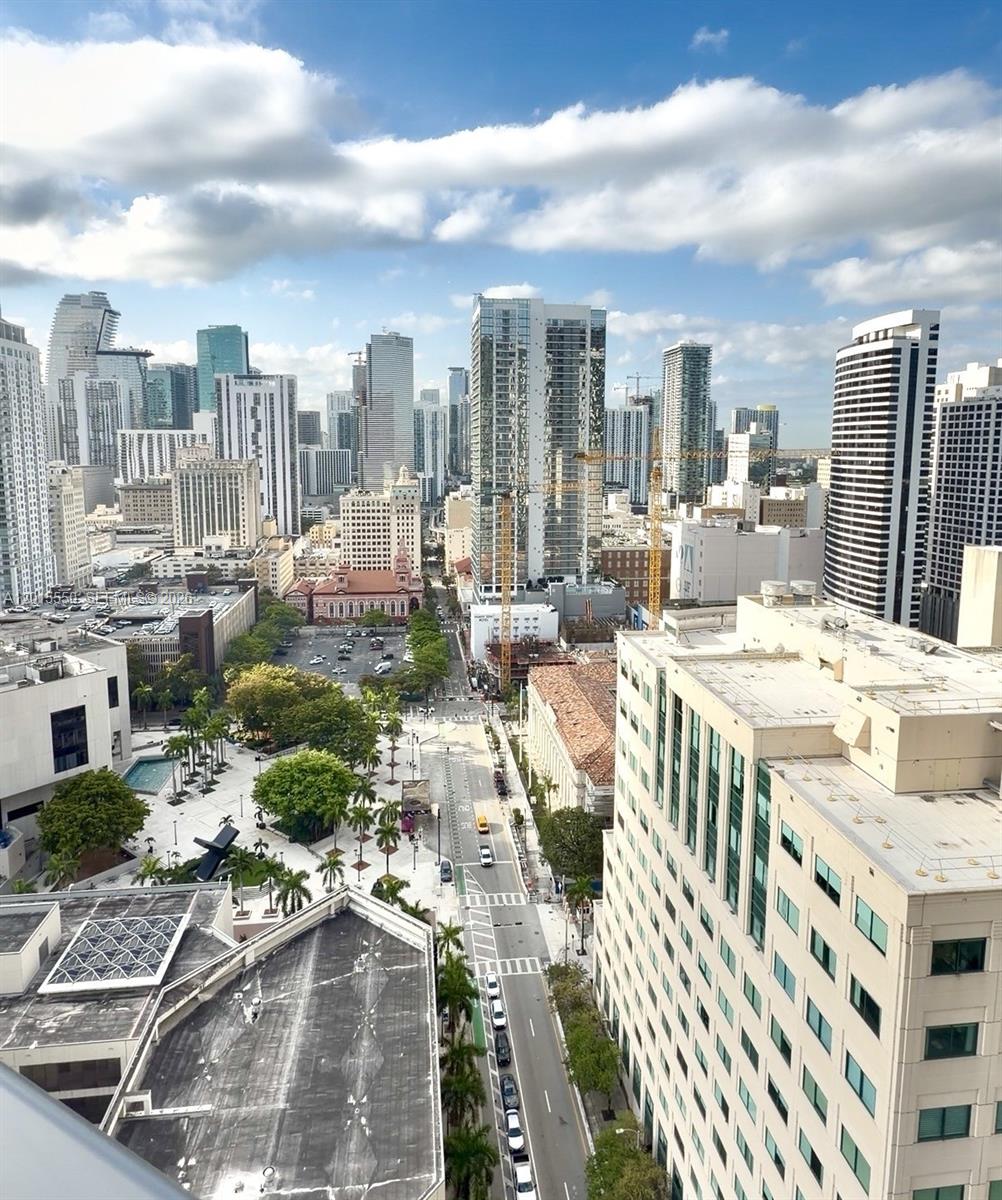 121 NE 5th St #2705 Miami, FL 33132