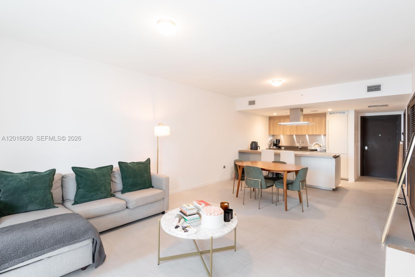 image Brickell Flatiron10