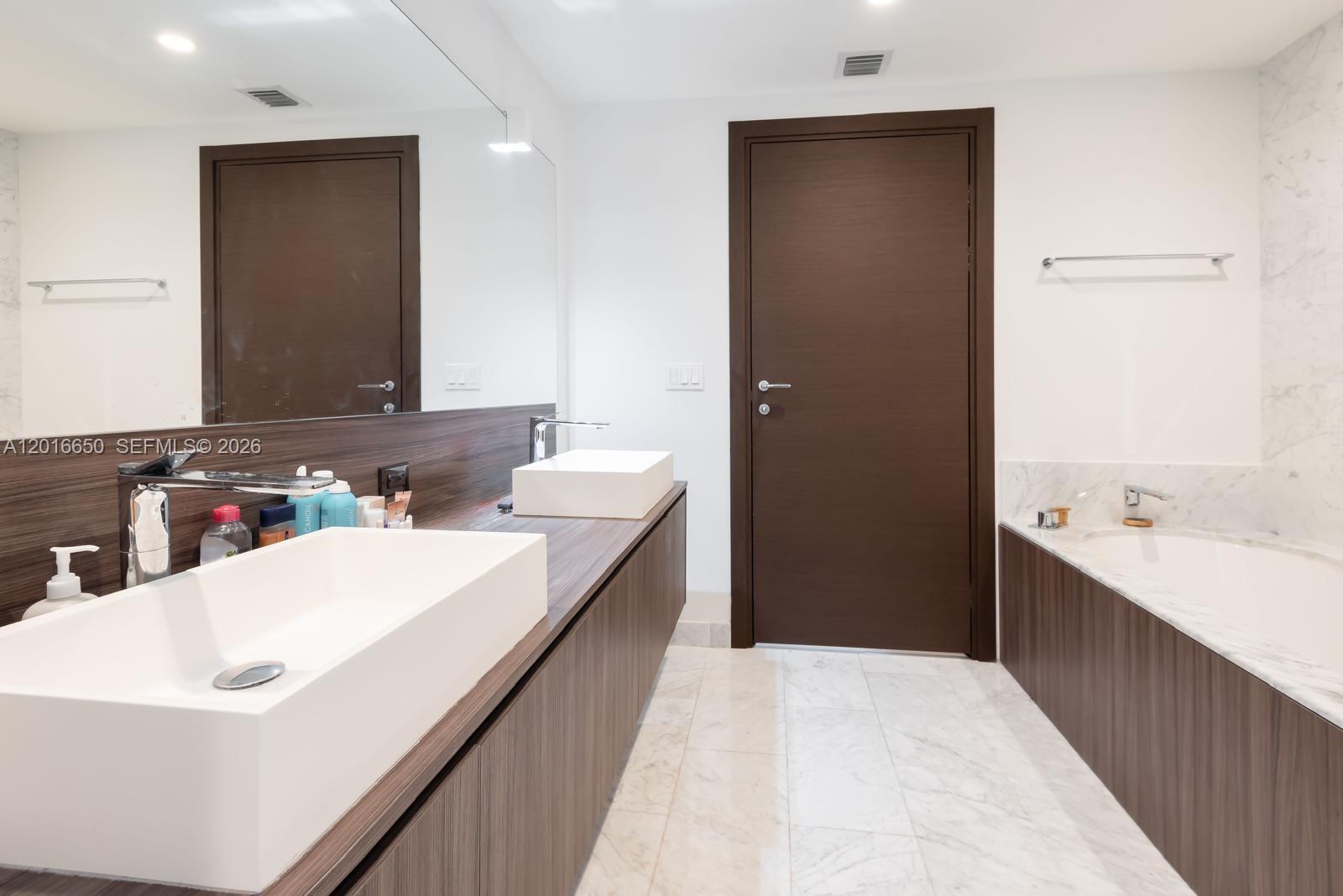 image Brickell Flatiron16