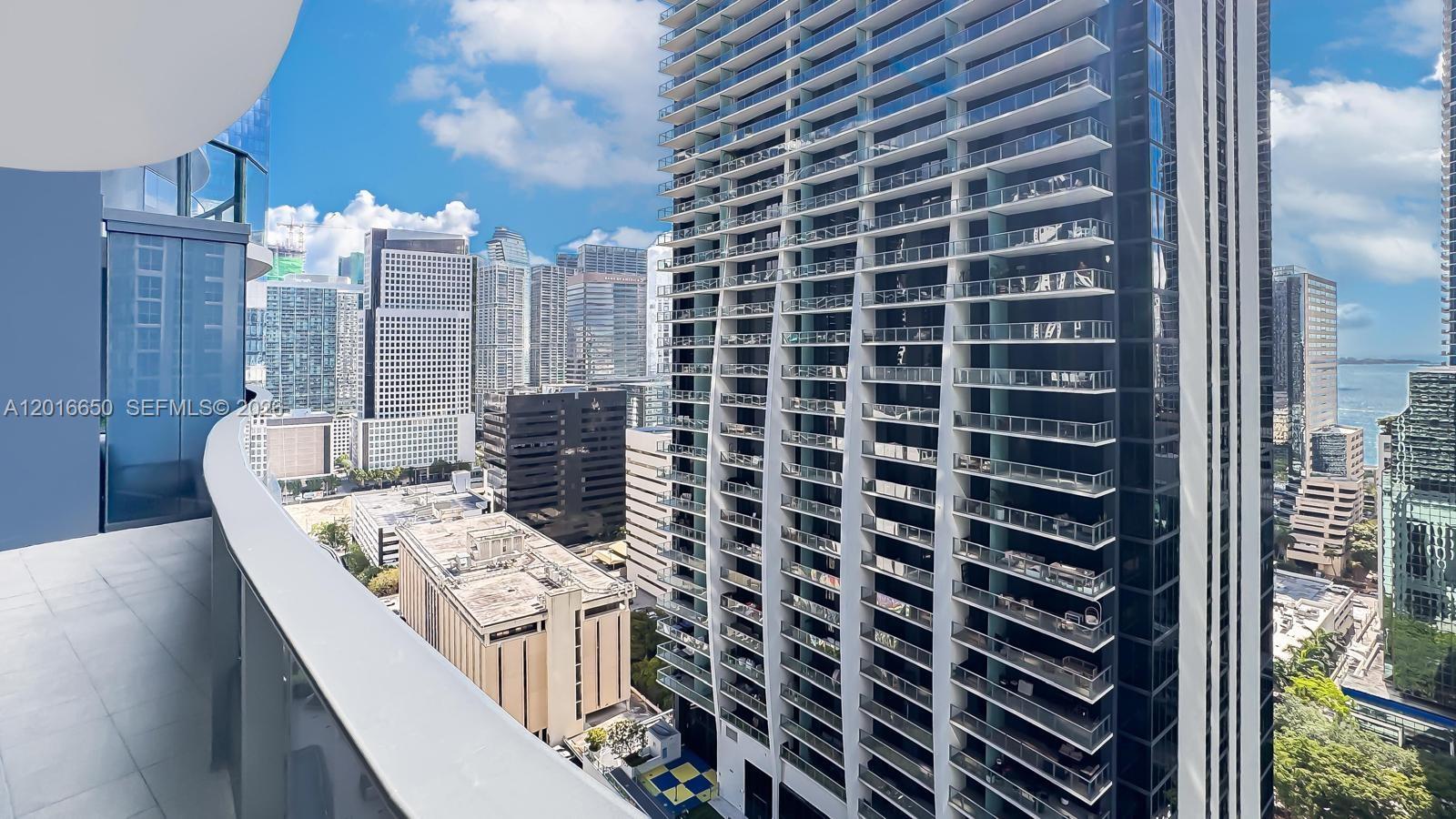 image Brickell Flatiron31