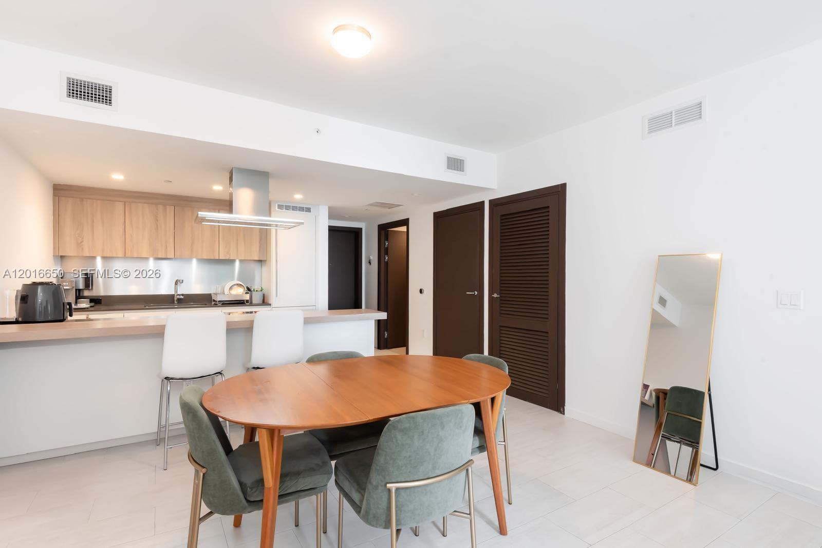 image Brickell Flatiron7