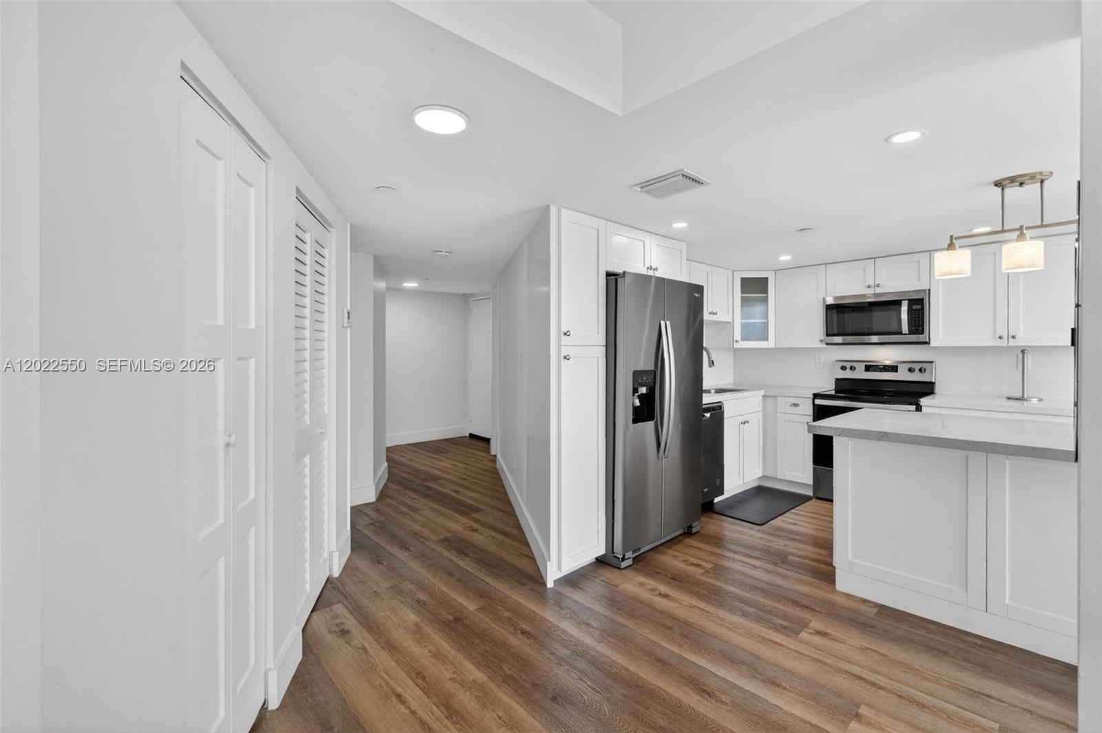 2401 Collins Ave #602 Miami Beach, FL 33140