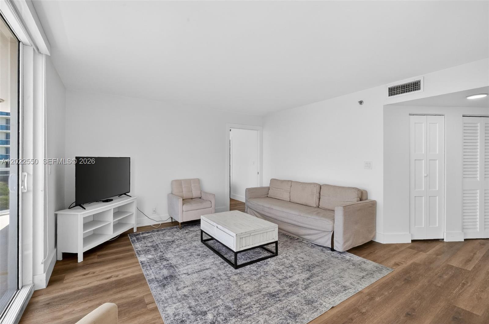 2401 Collins Ave #602 Miami Beach, FL 33140