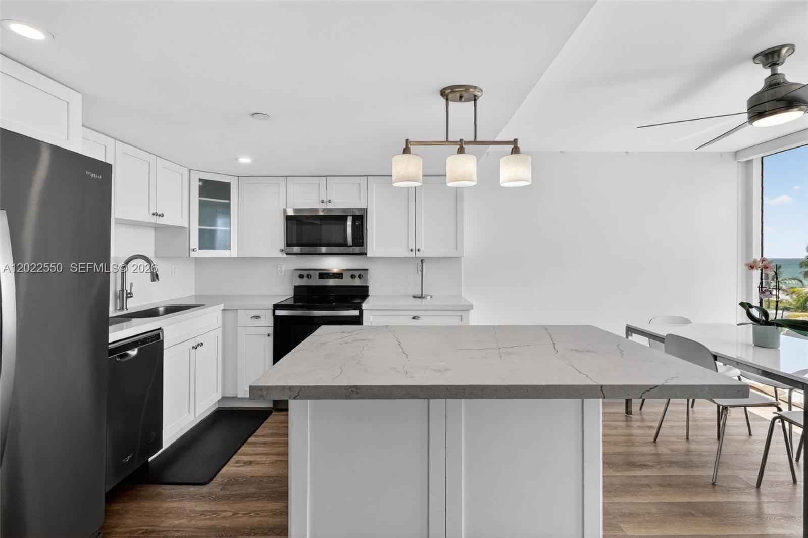 2401 Collins Ave #602 Miami Beach, FL 33140