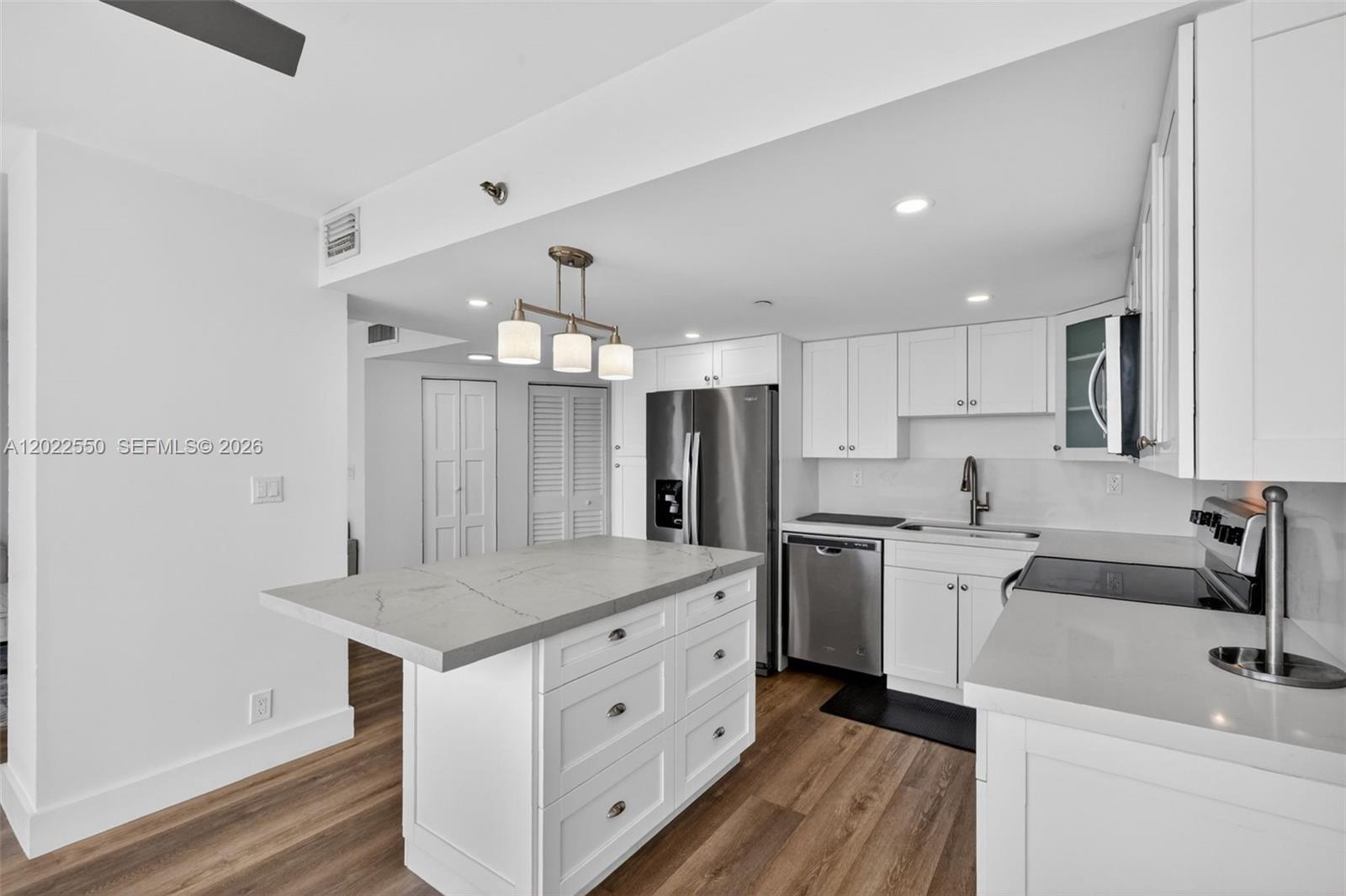 2401 Collins Ave #602 Miami Beach, FL 33140