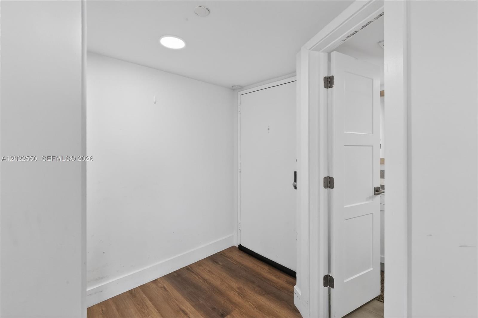2401 Collins Ave #602 Miami Beach, FL 33140