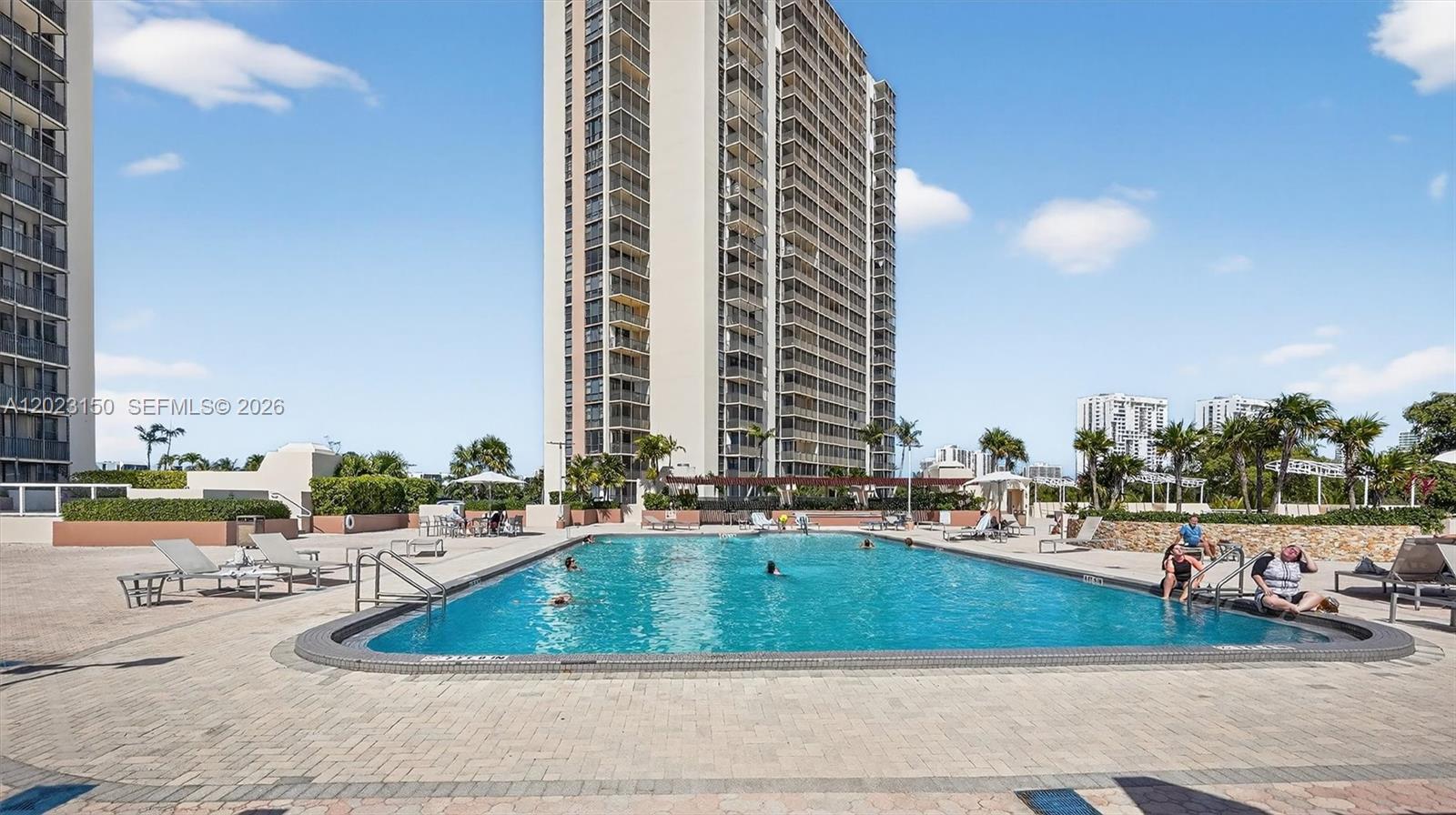 20335 W Country Clb Dr #502