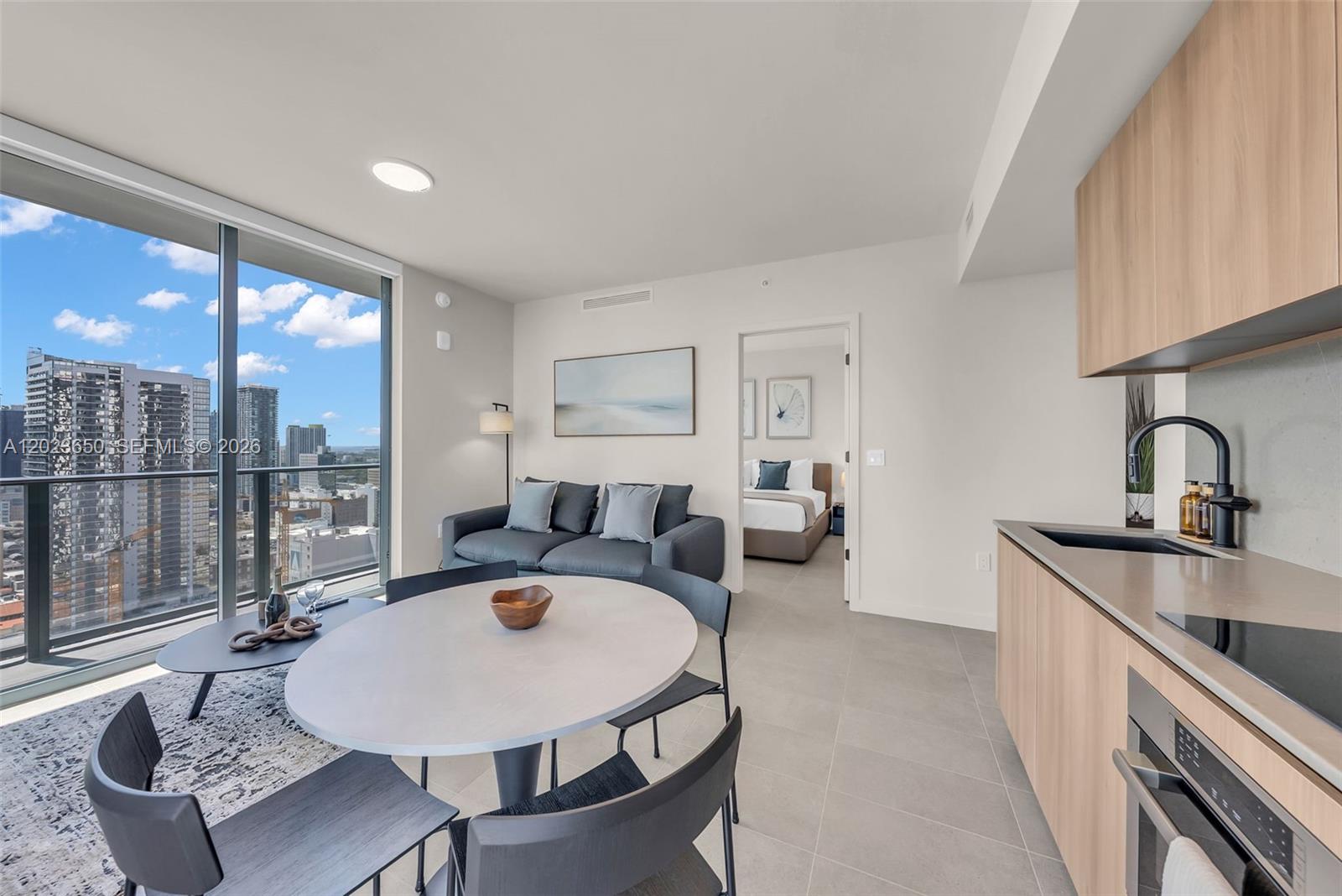 121 NE 5th St #3401 Miami, FL 33132