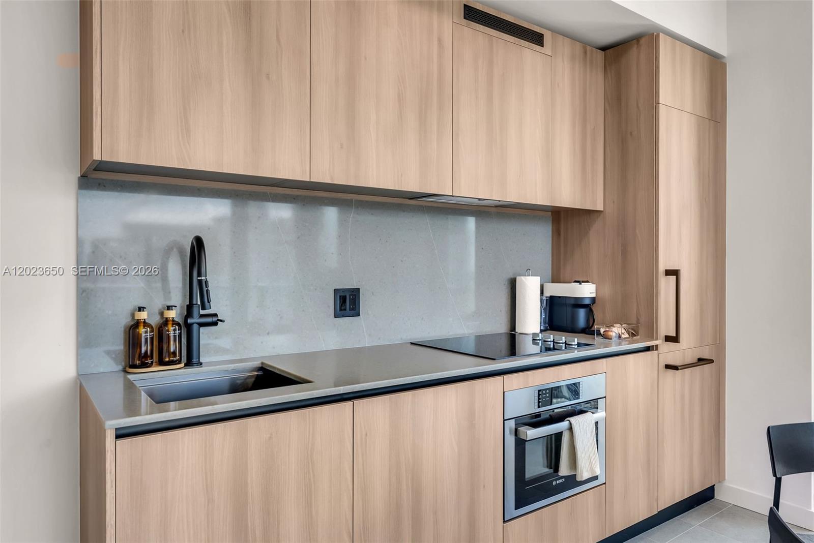 121 NE 5th St #3401 Miami, FL 33132