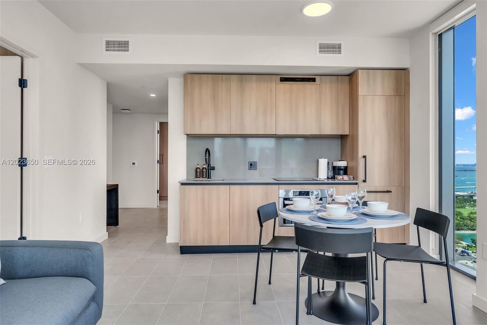121 NE 5th St #3401 Miami, FL 33132