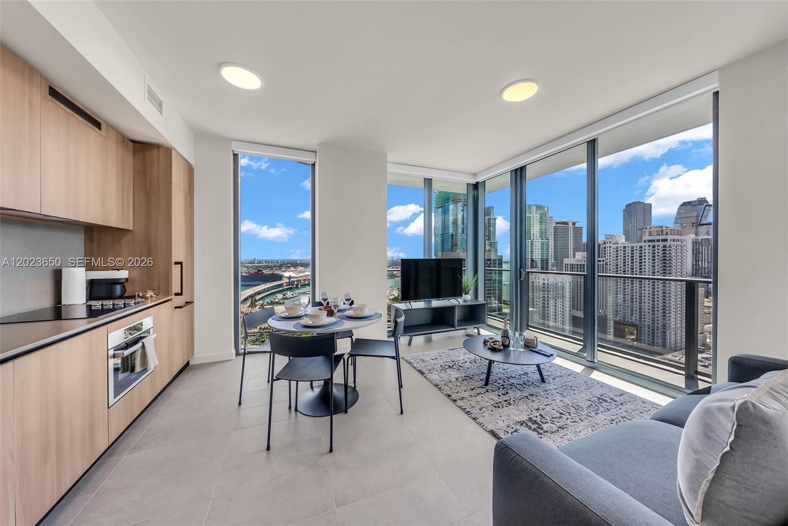 121 NE 5th St #3401 Miami, FL 33132